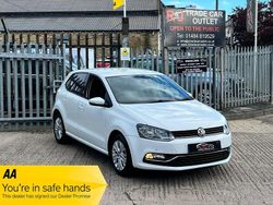 White Used 2015 VW Polo SE Hatchback | £7,299 (Fair price)