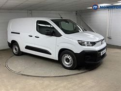 White New 2025 Citroën Berlingo MPV | £16,599 (Good price)