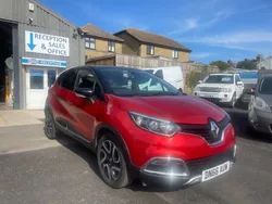 Red Used 2016 Renault Captur Signature SUV | £5,995 (Fair price)