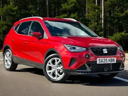 Desire red metallic Used 2025 Seat Arona FR SUV | £19,495 (Expensive)