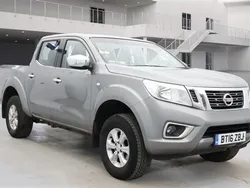 Grey Used 2016 Nissan Navara Acenta Pickup | £14,400 (Fair price)