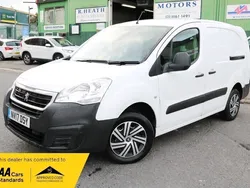 White Used 2017 Peugeot Partner S MPV | £6,190 (A bit pricey)