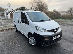 White Used 2015 Nissan NV200 Acenta Van | £3,998 (Fair price)