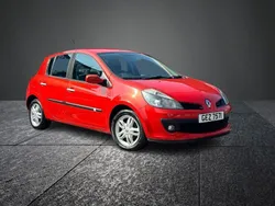 Red Used 2006 Renault Clio II Dynamique Hatchback | £1,695 (Expensive)