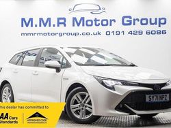 White Used 2021 Toyota Corolla Estate | £16,690 (Fair price)