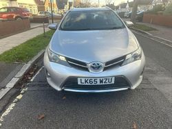 Silver Used 2015 Toyota Auris Hybrid Estate | £4,990 (Super price)