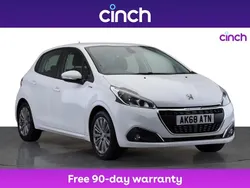 White Used 2018 Peugeot 208 Signature Sky Hatchback | £6,999 (Fair price)