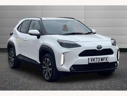 White Used 2023 Toyota Yaris Cross Design SUV | £21,999 (Fair price)
