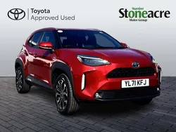 Red Used 2022 Toyota Yaris Hybrid Design SUV | £20,000 (Fair price)