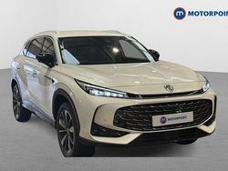 White New 2025 MG HS Trophy SUV | £22,799 (Fair price)