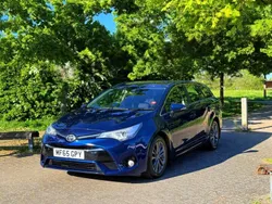 Blue Used 2015 Toyota Avensis Business Edition Estate | £5,595 (Fair price)