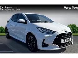 White Used 2022 Toyota Yaris Hybrid Design Hatchback | £16,027 (Fair price)