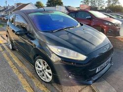 Black Used 2015 Ford Fiesta Zetec Hatchback | £5,295 (Fair price)