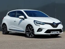 White Used 2022 Renault Clio V SE Hatchback | £14,698 (Fair price)