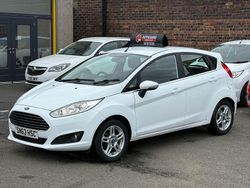 White Used 2013 Ford Fiesta Zetec Hatchback | £4,995 (Fair price)