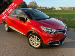 Red/black Used 2016 Renault Captur Dynamique SUV | £6,995 (Fair price)