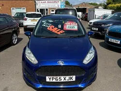 Blue Used 2015 Ford Fiesta Zetec Hatchback | £4,995 (Fair price)