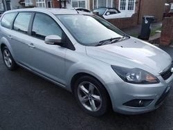 Silver Used 2009 Ford Focus Zetec Estate | £950 (Super price)