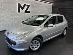 Silver Used 2006 Peugeot 307 S Hatchback | £2,495 (A bit pricey)