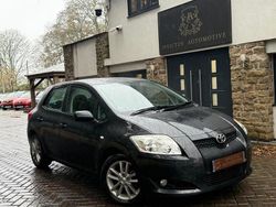 Black Used 2009 Toyota Auris Hatchback | £2,480 (Super price)