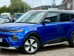 Blue Used 2022 Kia Soul EV SUV | £15,950 (Fair price)