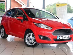 Red Used 2015 Ford Fiesta Zetec Hatchback | £6,340 (Fair price)