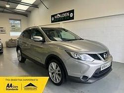 Silver Used 2015 Nissan Qashqai Tekna SUV | £5,195 (A bit pricey)