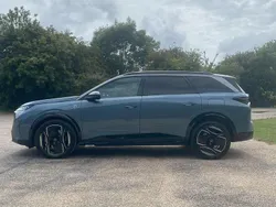 Blue Used 2024 Peugeot e-5008 GT SUV | £40,075