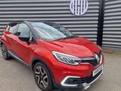 Red/black Used 2018 Renault Captur Dynamique SUV | £7,700 (Fair price)