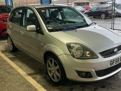 Silver Used 2008 Ford Fiesta Zetec Hatchback | £1,795 (Good price)