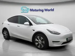 White Used 2022 Tesla Model Y Long Range SUV | £26,900 (Good price)