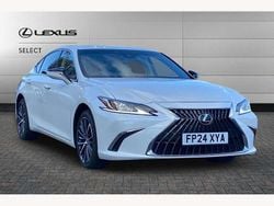 Sonic white Used 2024 Lexus ES300H Sedan | £32,995 (Fair price)