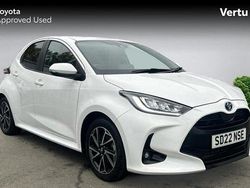 White Used 2022 Toyota Yaris Hybrid Design Hatchback | £15,861 (Fair price)