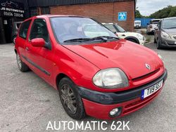 Red Used 1999 Renault Clio II Hatchback | £1,495 (Fair price)
