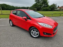 Red Used 2016 Ford Fiesta Zetec Hatchback | £5,699 (Fair price)