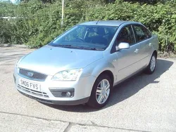Silver Used 2006 Ford Focus Ghia Sedan | £1,495 (Fair price)