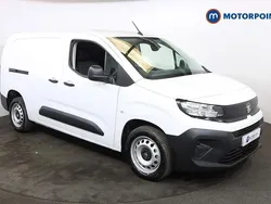 White New 2024 Vauxhall Combo MPV | £14,999 (Good price)
