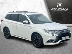 White Used 2018 Mitsubishi Outlander SUV | £11,995 (Fair price)