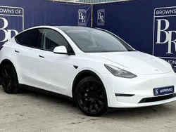 White Used 2022 Tesla Model Y Long Range AWD SUV | £24,499 (Fair price)