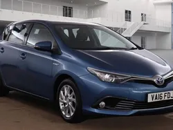 Blue Used 2016 Toyota Auris Hybrid Hatchback | £8,955 (Fair price)