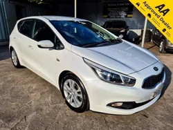 White Used 2015 Kia Ceed 2 Hatchback | £3,995 (Good price)