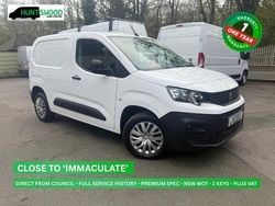 White Used 2022 Peugeot Partner MPV | £9,995 (Fair price)