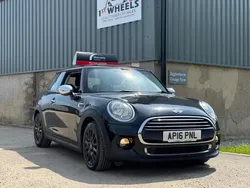Black Used 2016 Mini Cooper D Hatch Hatchback | £5,895 (Good price)