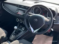 Black Used 2019 Alfa Romeo Giulietta Super Hatchback | £7,112 (Fair price)