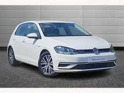 Pure white Used 2019 VW Golf VII SE Hatchback | £13,991 (Good price)
