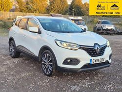 White Used 2019 Renault Kadjar Iconic SUV | £10,488 (Fair price)