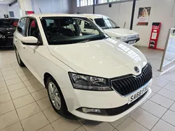 White Used 2018 Skoda Fabia SE Hatchback | £8,690 (Fair price)