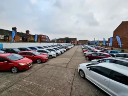 Blue Used 2013 Ford Fiesta Zetec Hatchback | £5,180 (Fair price)