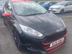 Black Used 2016 Ford Fiesta Zetec Hatchback | £7,490 (Fair price)