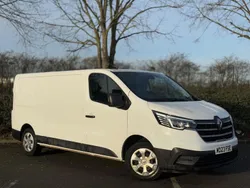 White Used 2023 Renault Trafic Business Van | £18,000 (Fair price)